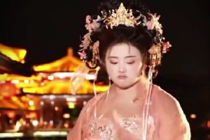 刘禹彤晒日常视频：又双叒叕来大唐 这次是小公举呢